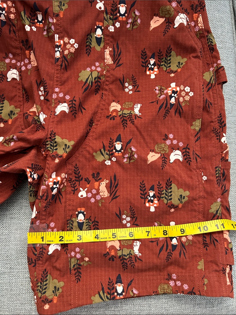 Duluth Trading Co. Gnomes Bunnies Chickens Heirloom Gardening Bib Short Overalls - Picture 14 of 15